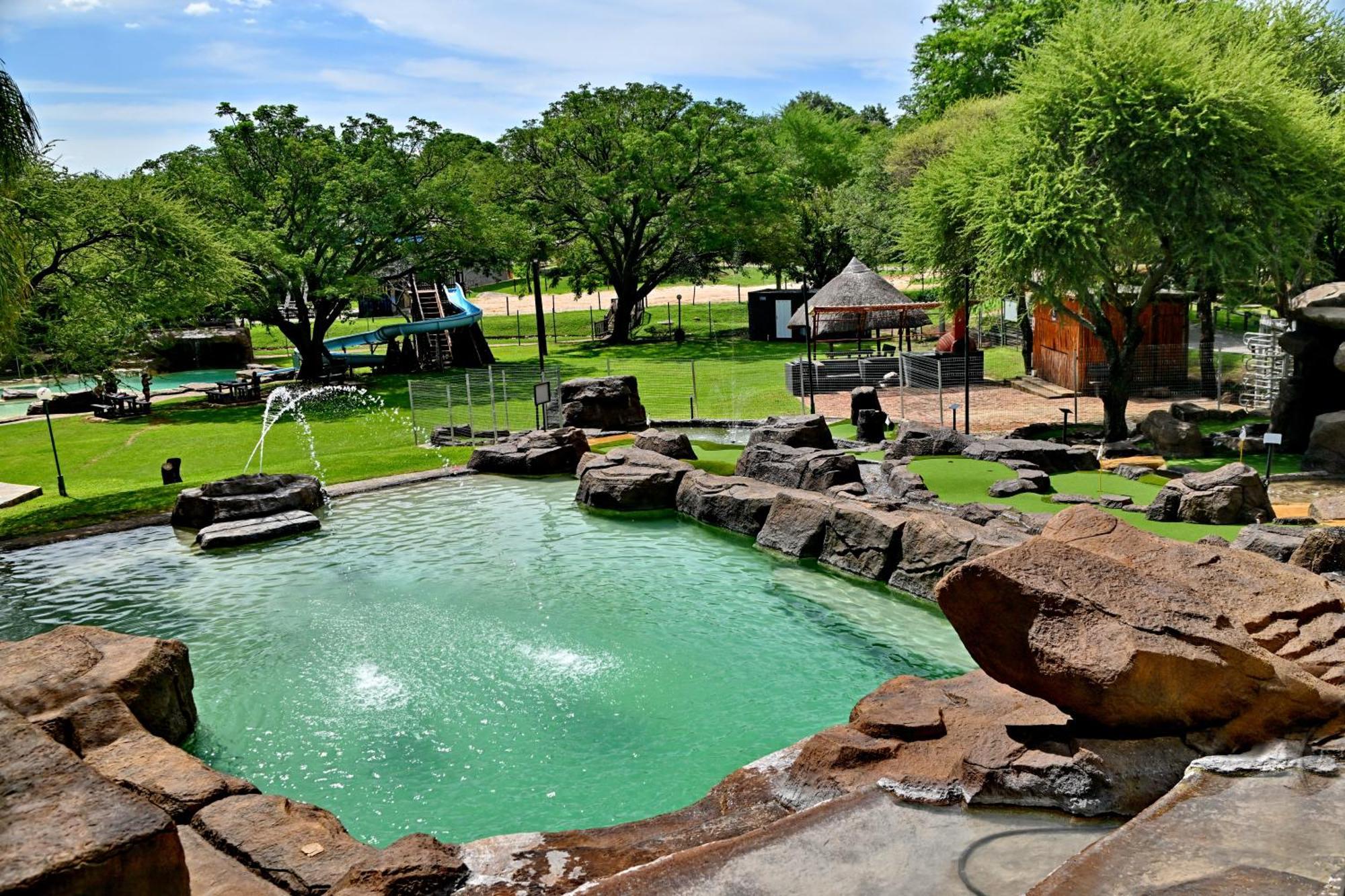 Seasons Golf, Leisure, Spa Hartbeespoort Exteriör bild